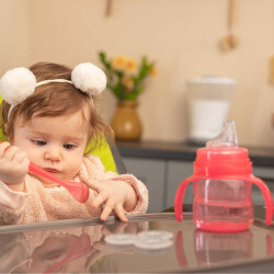 Mamajoo Kulplu Akıtmaz Alıştırma Bardağı, 160 ml, Pembe, 6 Ay+, 1 Adet - 7